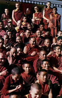 Lama Yeshe en monniken van de FPMT